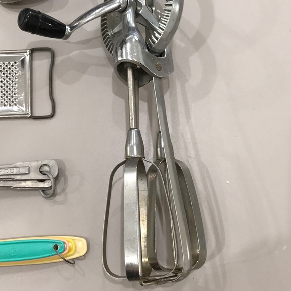 Bundle of 6 Vintage Kitchen Mixer and tools - Picture 3 of 4